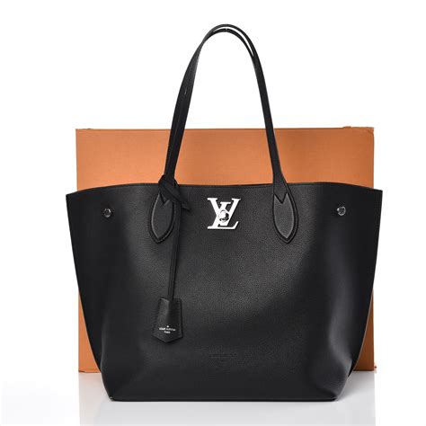 lv black tote